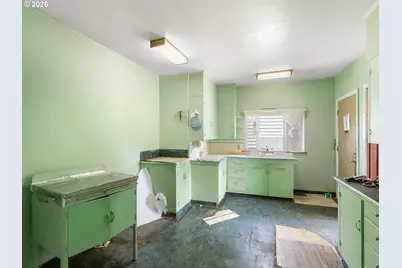 6305 N Denver Ave, Portland, OR 97217 - Photo 16