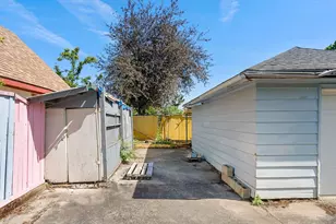 6305 N Denver Ave, Portland, OR 97217 - Photo 32