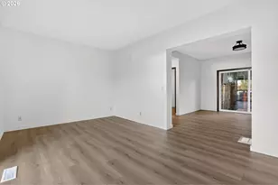 5249 NE 45th Pl, Portland, OR 97218 - Photo 6