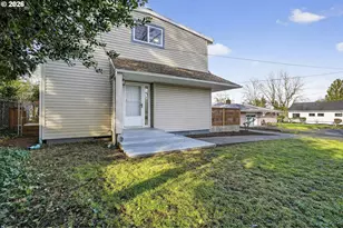 5249 NE 45th Pl, Portland, OR 97218 - Photo 2