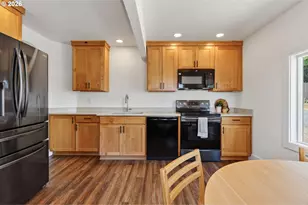 720 E 15th St, The Dalles, OR 97058 - Photo 4