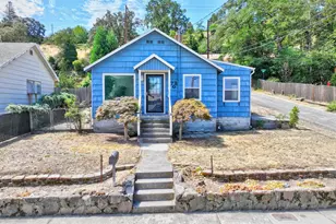 720 E 15th St, The Dalles, OR 97058 - Photo 1