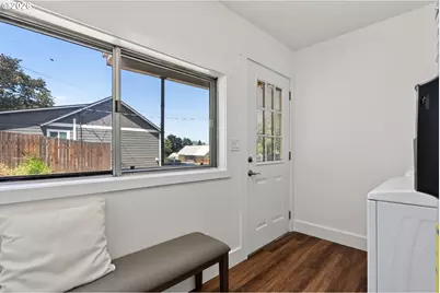 720 E 15th St, The Dalles, OR 97058 - Photo 22