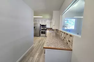 1642 NW Almond Ave, Roseburg, OR 97471 - Photo 22