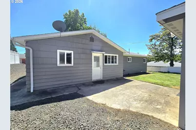 1642 NW Almond Ave, Roseburg, OR 97471 - Photo 36