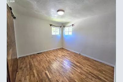 1642 NW Almond Ave, Roseburg, OR 97471 - Photo 26