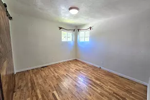 1642 NW Almond Ave, Roseburg, OR 97471 - Photo 26