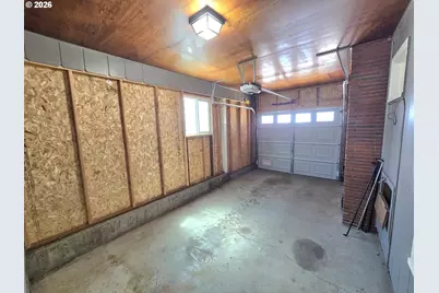 1642 NW Almond Ave, Roseburg, OR 97471 - Photo 34