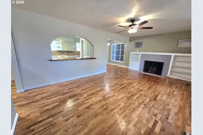 1642 NW Almond Ave, Roseburg, OR 97471 - Photo 8