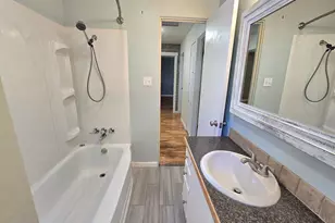 1642 NW Almond Ave, Roseburg, OR 97471 - Photo 24
