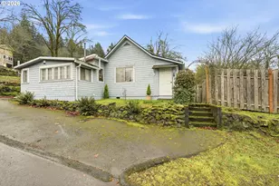 414 S 2nd St, Oregon City, OR 97045 - Photo 2