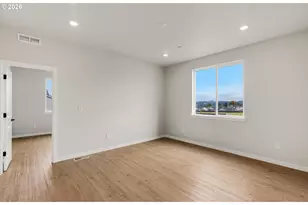 405 W Holly Cir, Washougal, WA 98671 - Photo 4
