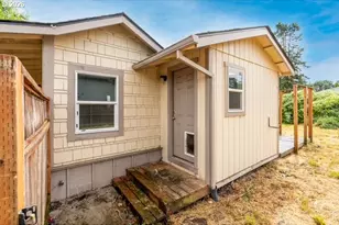 295 N 8th St, Saint Helens, OR 97051 - Photo 4