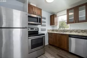 295 N 8th St, Saint Helens, OR 97051 - Photo 12