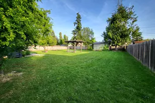 1865 J St, Springfield, OR 97477 - Photo 16