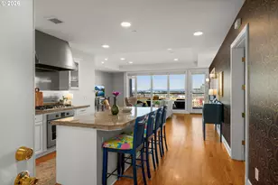 2020 SW Market St Dr, Portland, OR 97201 - Photo 2