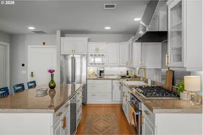 2020 SW Market Street Dr #303, Portland, OR 97201 - Photo 14