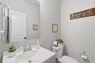 346 SW Mt Mazama St, McMinnville, OR 97128 - Photo 20