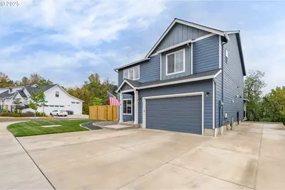 3111 NW 2nd St, McMinnville, OR 97128 - Photo 4