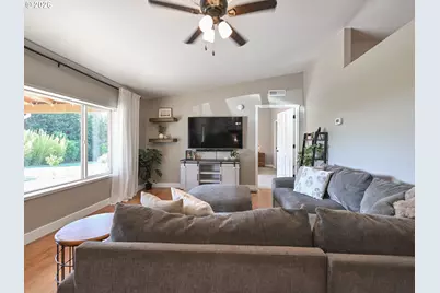 20525 S Farris Ct, Colton, OR 97017 - Photo 12