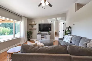 20525 S Farris Ct, Colton, OR 97017 - Photo 12