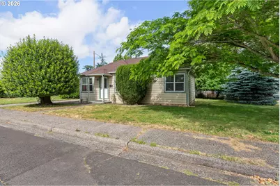 947 W Nebo St, Roseburg, OR 97471 - Photo 4