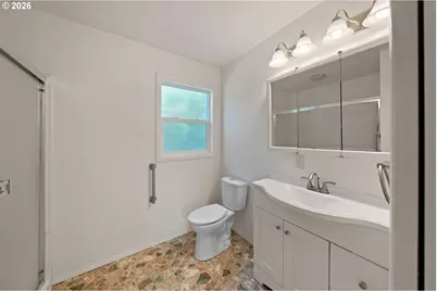 947 W Nebo St, Roseburg, OR 97471 - Photo 18