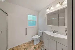 947 W Nebo St, Roseburg, OR 97471 - Photo 18