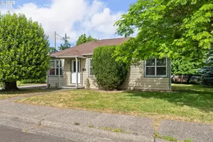 947 W Nebo St, Roseburg, OR 97471 - Photo 2