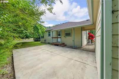947 W Nebo St, Roseburg, OR 97471 - Photo 20