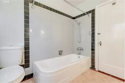 2436 NE Ainsworth St, Portland, OR 97211 - Photo 16