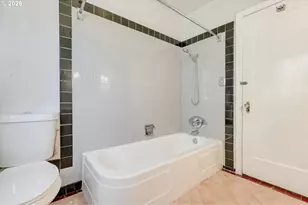 2436 NE Ainsworth St, Portland, OR 97211 - Photo 16