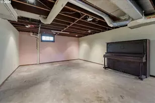 2436 NE Ainsworth St, Portland, OR 97211 - Photo 24
