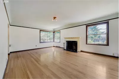 2436 NE Ainsworth St, Portland, OR 97211 - Photo 4