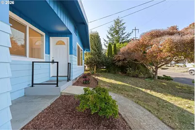 2165 Lewis St, North Bend, OR 97459 - Photo 4