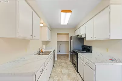 2165 Lewis St, North Bend, OR 97459 - Photo 6