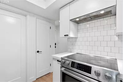 11742 SW Boones Bend Dr, Beaverton, OR 97008 - Photo 10