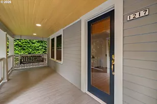 1217 SW Spring Garden St, Portland, OR 97219 - Photo 4