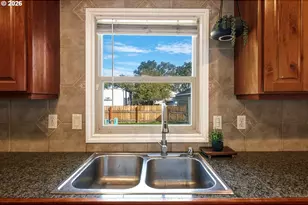 222 NW 6th Ave, Milton-Freewater, OR 97862 - Photo 8