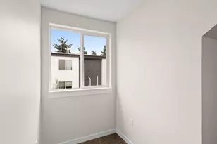114 NE 109th Ave, Portland, OR 97220 - Photo 30