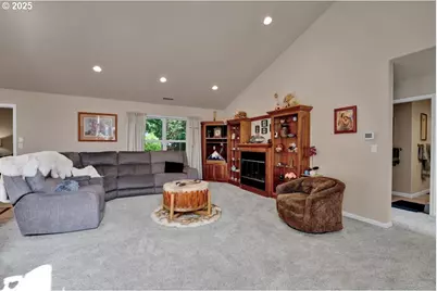 2131 E Willow Loop, Florence, OR 97439 - Photo 10