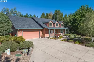 2131 E Willow Loop, Florence, OR 97439 - Photo 2