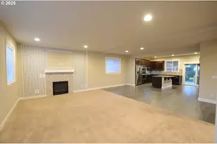 15557 SW Wren Ln, Beaverton, OR 97007 - Photo 4