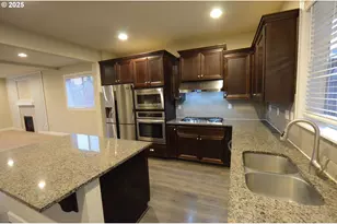 15557 SW Wren Ln, Beaverton, OR 97007 - Photo 6