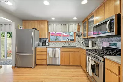 2712 SW 31st St, Gresham, OR 97080 - Photo 8