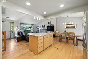 2712 SW 31st St, Gresham, OR 97080 - Photo 10