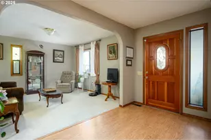 1963 SW Myers Pl, Gresham, OR 97080 - Photo 4