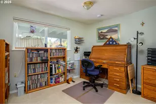 1963 SW Myers Pl, Gresham, OR 97080 - Photo 24