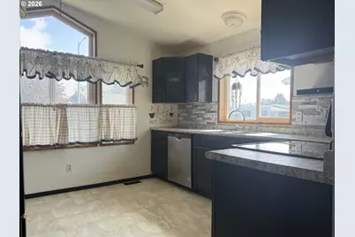 910 Cowl St #52, Milton-Freewater, OR 97862 - Photo 6