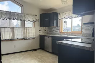 910 Cowl St, Milton-Freewater, OR 97862 - Photo 6